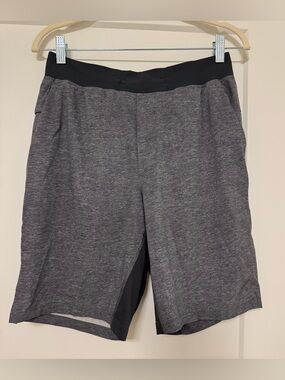 Lululemon Men's T.H.E. Shorts 9” in Heathered Printed Gray and Deep Coal